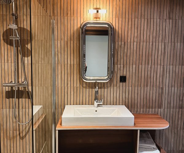 Sfeerimpressie badkamer bos hotelkamers